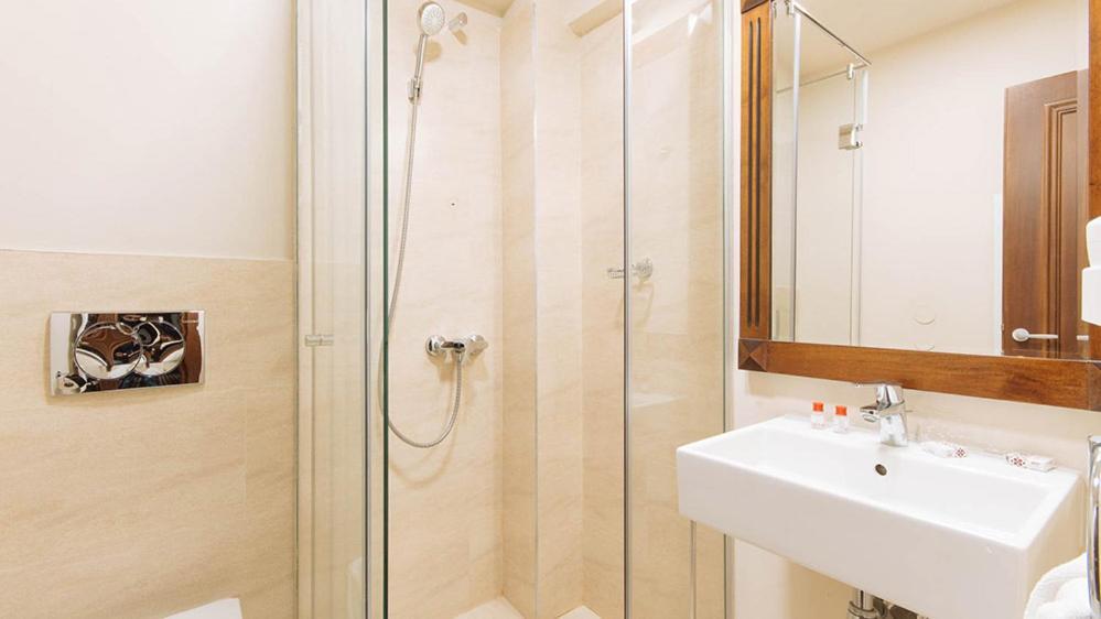 Hotel Alpin Rarau Кымпулунг-Молдовенеск Экстерьер фото