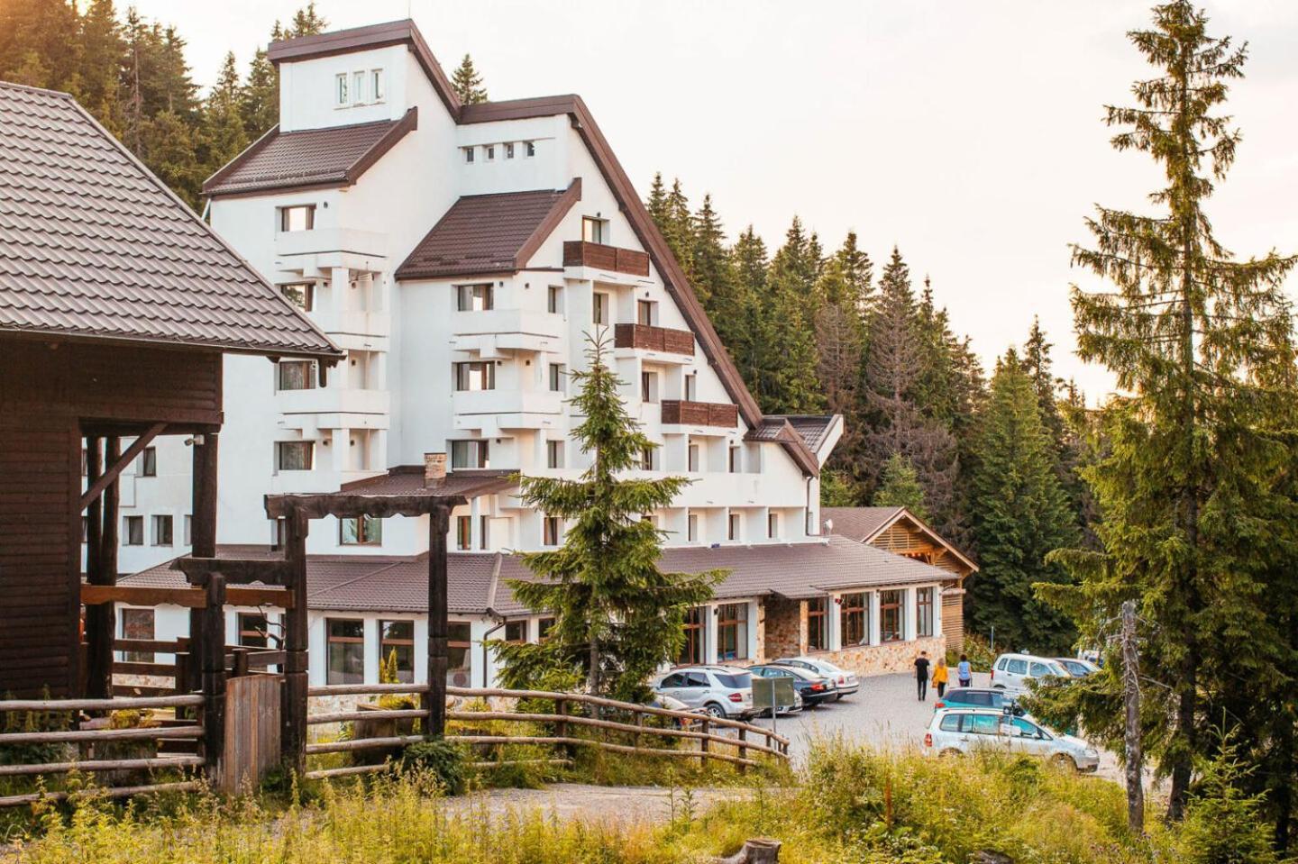 Hotel Alpin Rarau Кымпулунг-Молдовенеск Экстерьер фото
